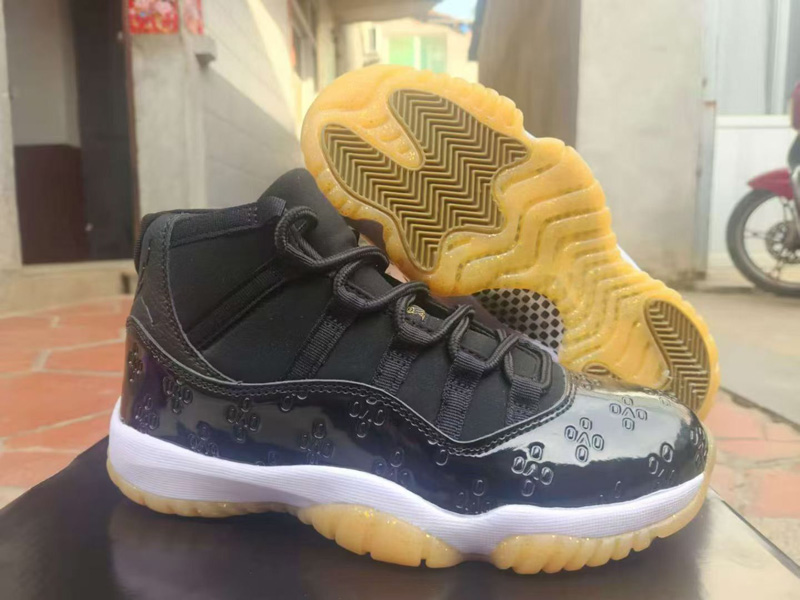 Air Jordan 11 Basketball Shoes Black White