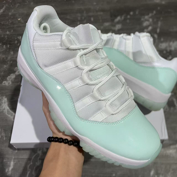 Air Jordan 11 Low Igloo AH7860-103